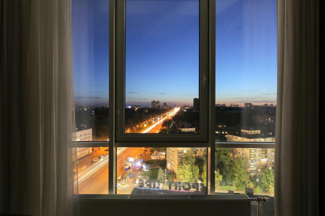 Black&White Apartment In Smart Plaza เคียฟ ภายนอก รูปภาพ